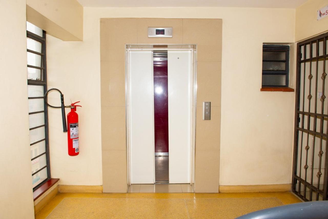 Mercy-Phillips Apartments Located At Eagle Tower Building Nairobi City Centre מראה חיצוני תמונה